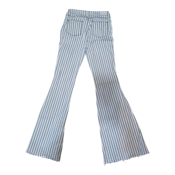 Judy Blue® Ultra High Rise Super Flare Jean - Picture 5 of 8